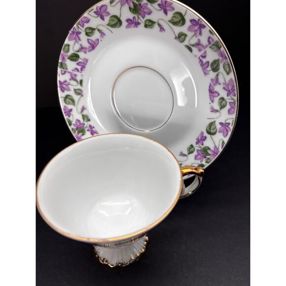 Vintage Footed Teacup and Saucer Chintz, Violet Floral w/Gold Made in Japan - Picture 13 of 16